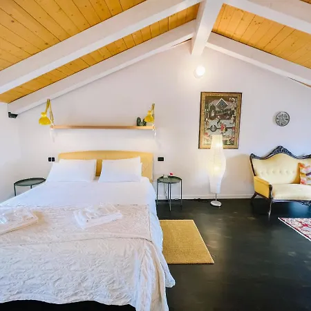 Crudis Luxury Πανσιόν